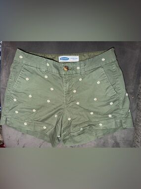 Old Navy Olive Green Daisy Embroidered Women’s Shorts